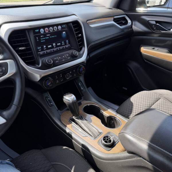 2017 GMC Acadia SLE-2
