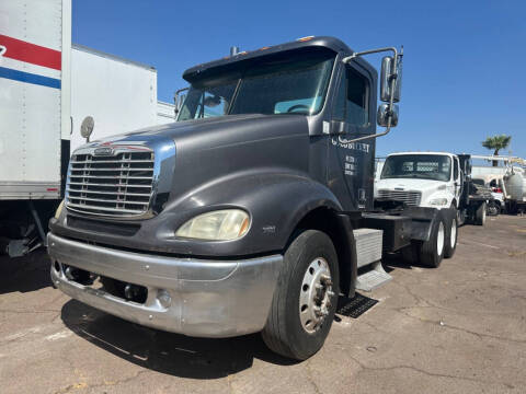 2006 Freightliner Columbia Day Cab for sale at Ray and Bob's Truck & Trailer Sales LLC in Phoenix AZ