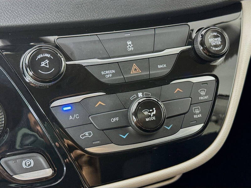 2017 Chrysler Pacifica LX