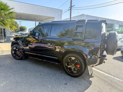 2023 Land Rover Defender 110 SE