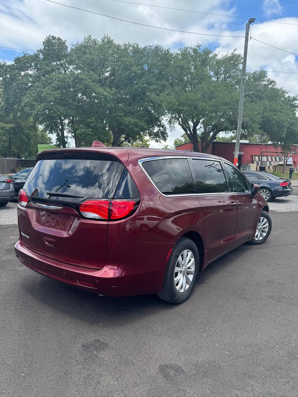 2018 Chrysler Pacifica for sale at PLANTATION MOTORS in Tampa, FL