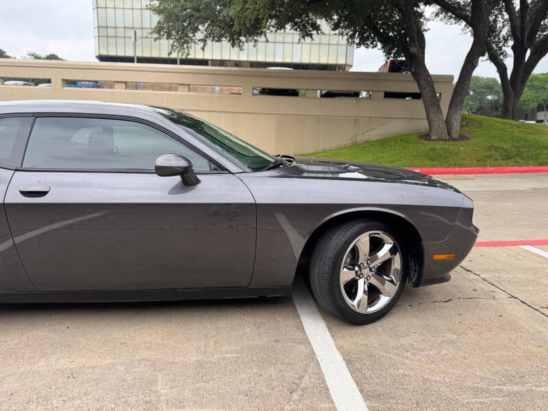 2014 Dodge Challenger SXT Plus