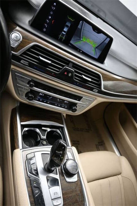 2018 BMW 7 Series 740i