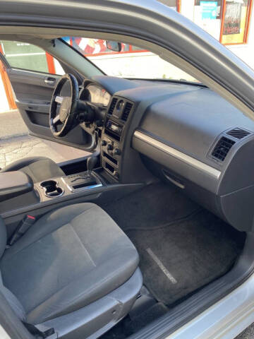 2008 Chrysler 300 LX