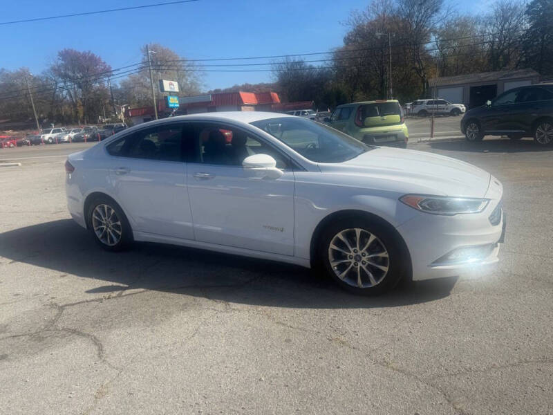 2017 Ford Fusion Hybrid SE