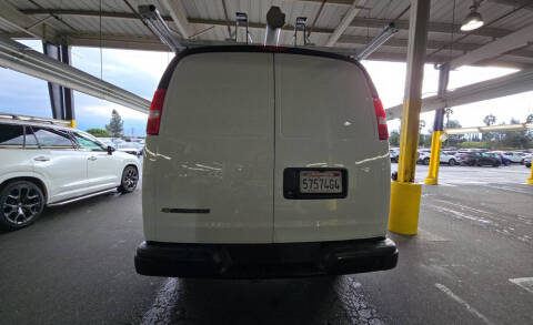 2025 Chevrolet Express 2500