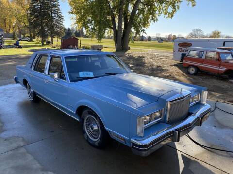 1982 Lincoln Town Car for sale at B & B Auto Sales in Brookings SD
