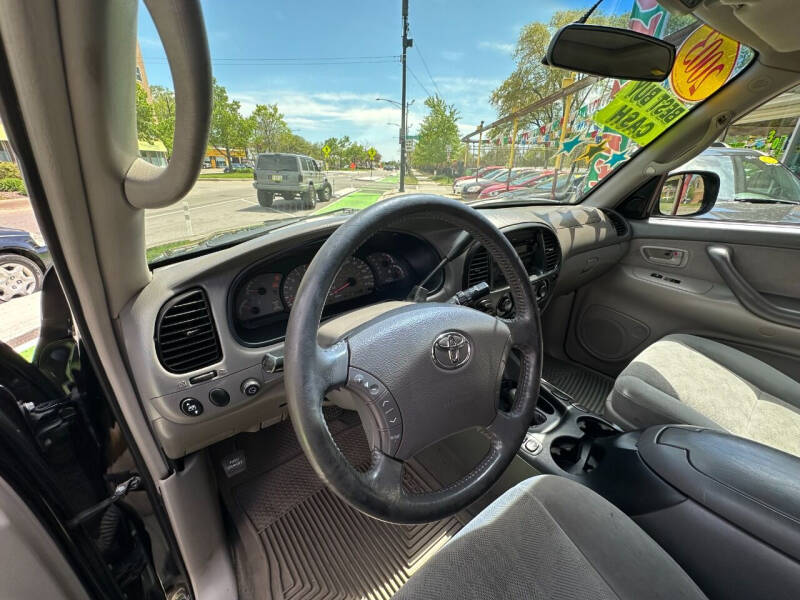 2003 Toyota Sequoia SR5 photo 13