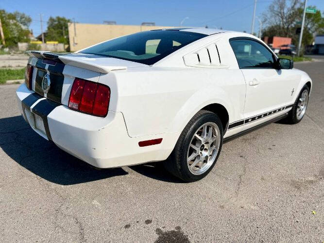 2007 Ford Mustang V6 Deluxe