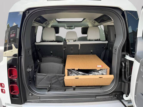 2025 Land Rover Defender 110 P300 S