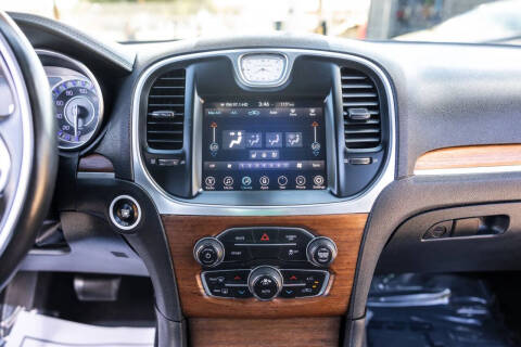 2017 Chrysler 300 C Platinum