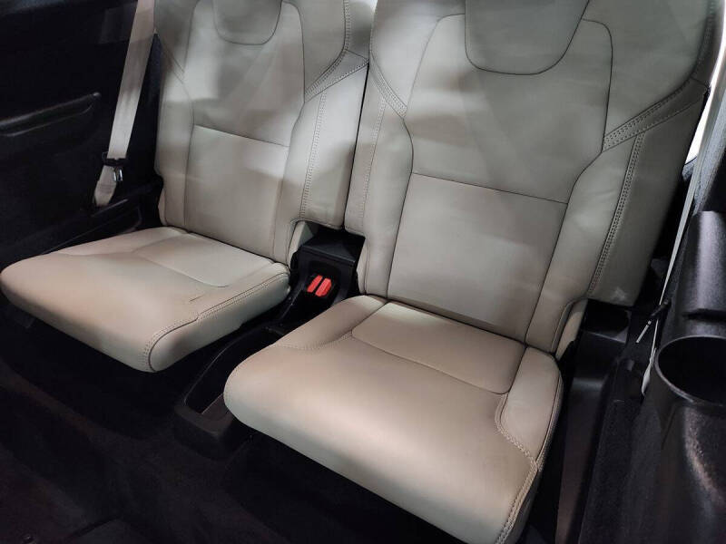 2022 Volvo XC90 T6 Inscription 6-Passenger