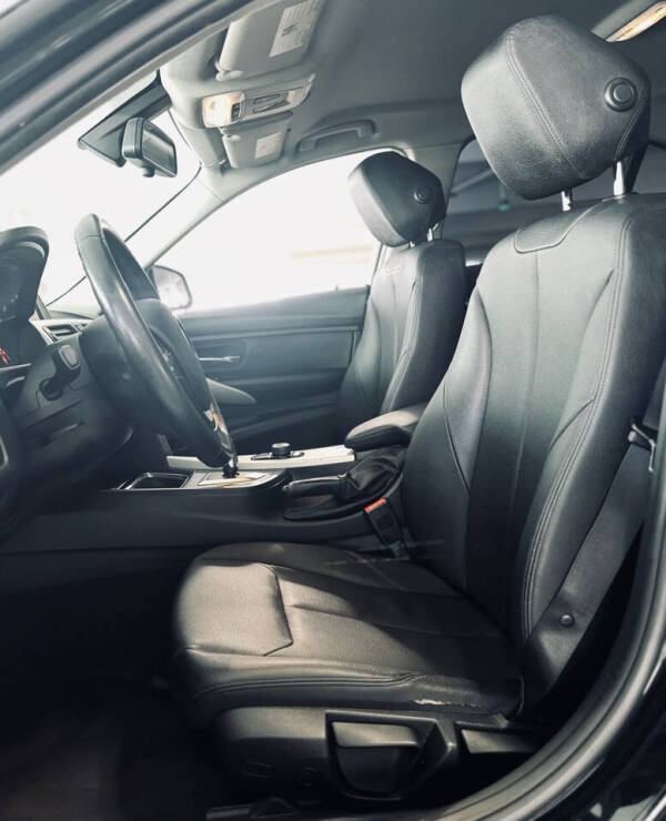 2015 BMW 3 Series 320i