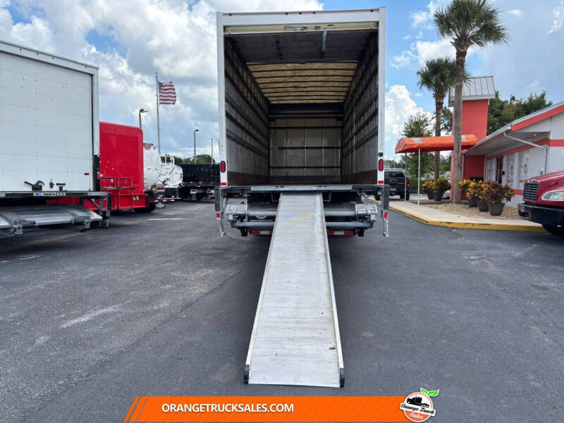 2019 Freightliner M2 106