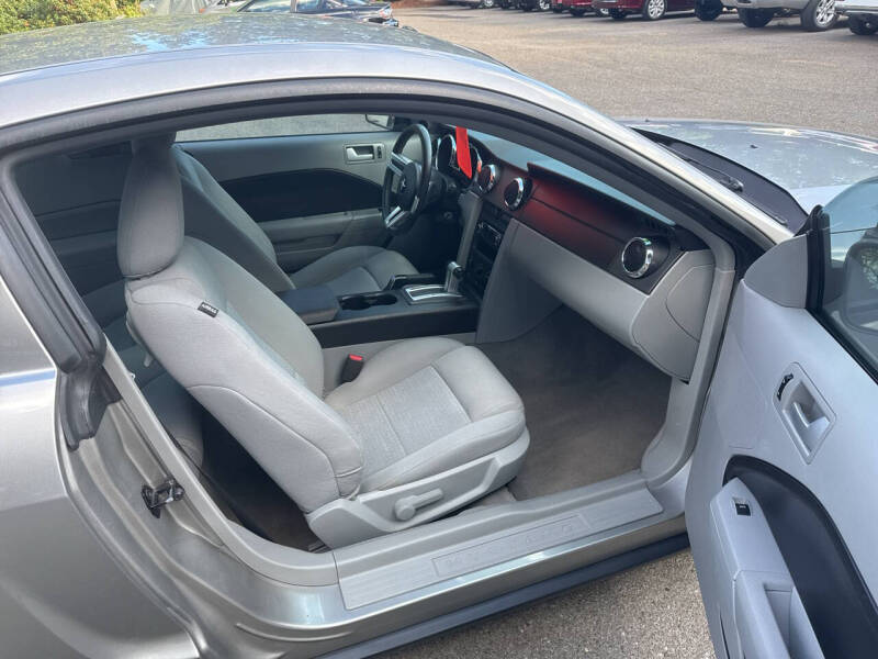 2009 Ford Mustang V6 Deluxe