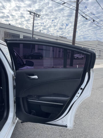 2015 Dodge Charger SE