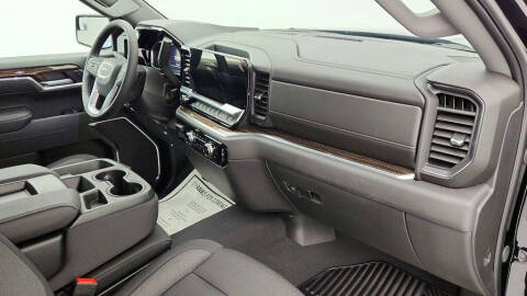 2025 GMC Sierra 1500 Elevation Standard