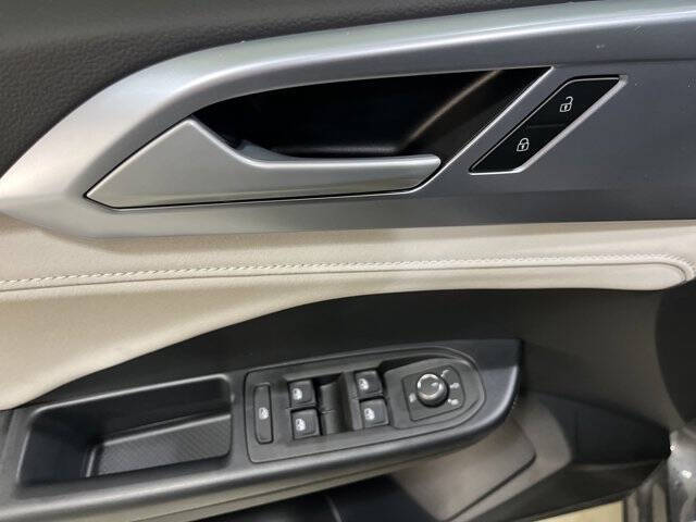 2026 Volkswagen Taos SE 4Motion