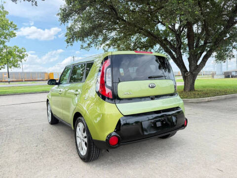 2016 Kia Soul +