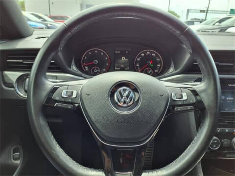 2022 Volkswagen Passat R-Line