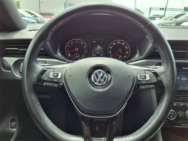 2022 Volkswagen Passat R-Line