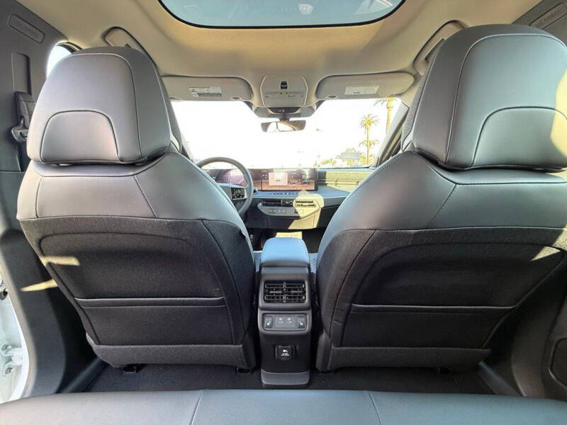 2026 Nissan LEAF Platinum+