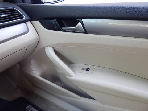 2015 Volkswagen Passat 1.8T Wolfsburg Edition