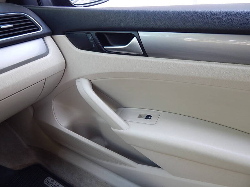 2015 Volkswagen Passat 1.8T Wolfsburg Edition