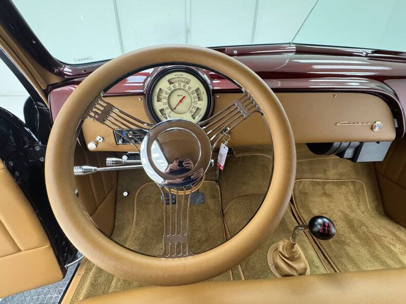 1951 Ford Deluxe