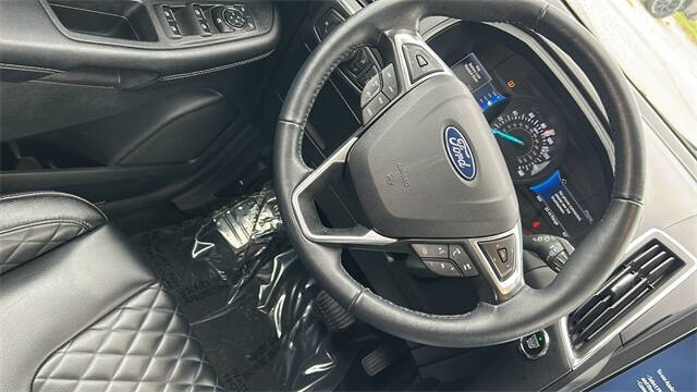 2023 Ford Edge Titanium