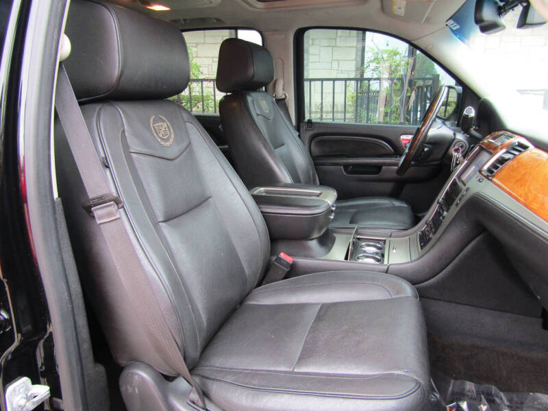 2013 Cadillac Escalade Platinum Edition