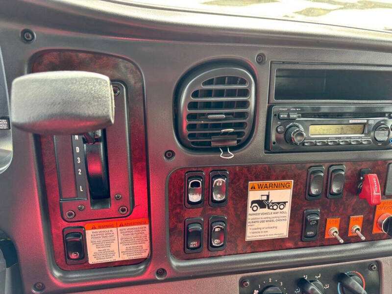 2014 Freightliner M2 106