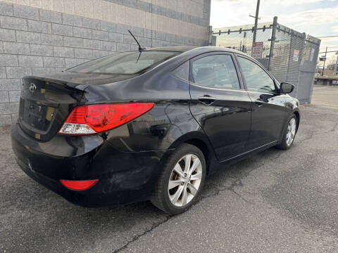 2013 Hyundai Accent GLS