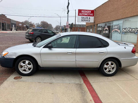 2004 Ford Taurus SE