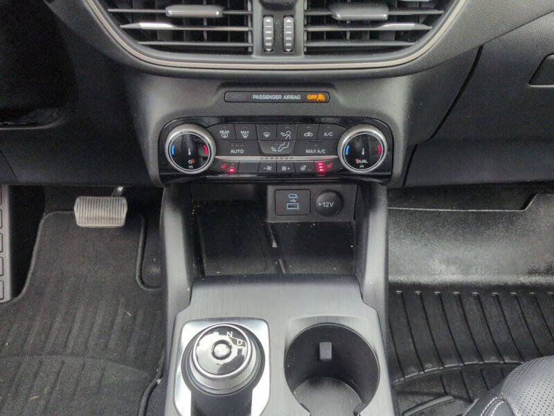 2022 Ford Escape SEL