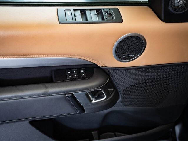 2023 Land Rover Discovery P300 S R-Dynamic