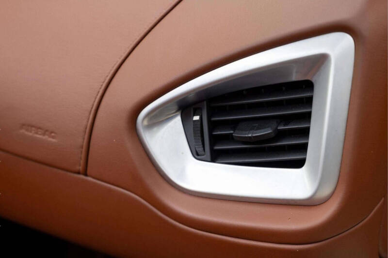 2016 Aston Martin Vanquish Volante