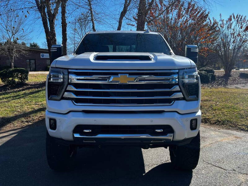 2024 Chevrolet Silverado 2500HD High Country photo 2