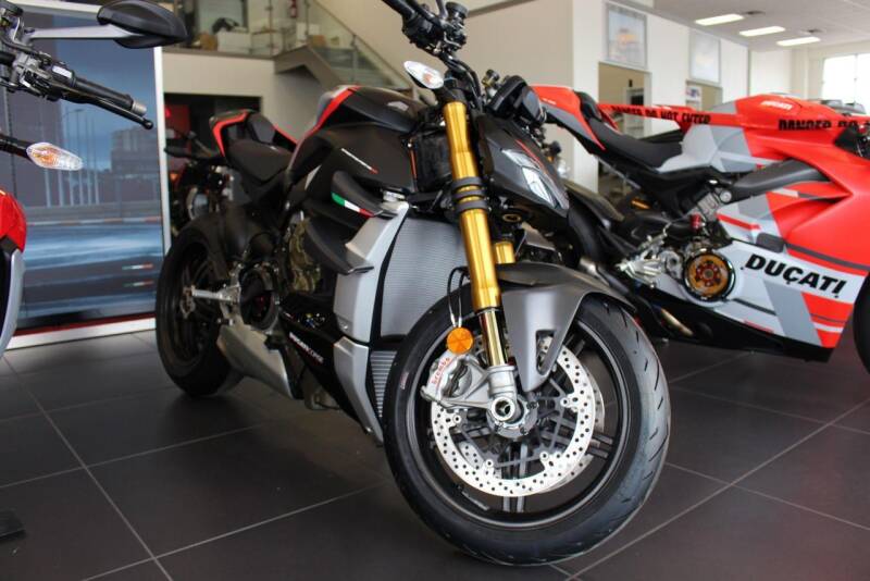 2022 Ducati Streetfighter V4 S for sale at Peninsula Motor Vehicle Group in Oakville NY