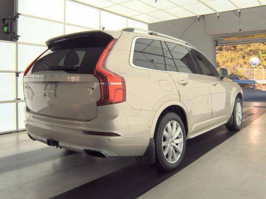 2017 Volvo XC90 T6 Momentum