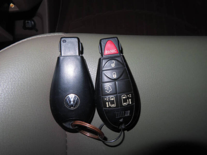 2012 Volkswagen Routan