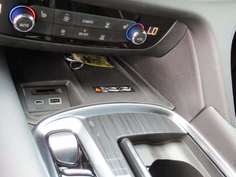 2022 Buick Enclave Essence