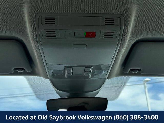 2025 Volkswagen Taos SE 4Motion