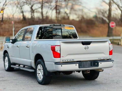 2017 Nissan Titan SV