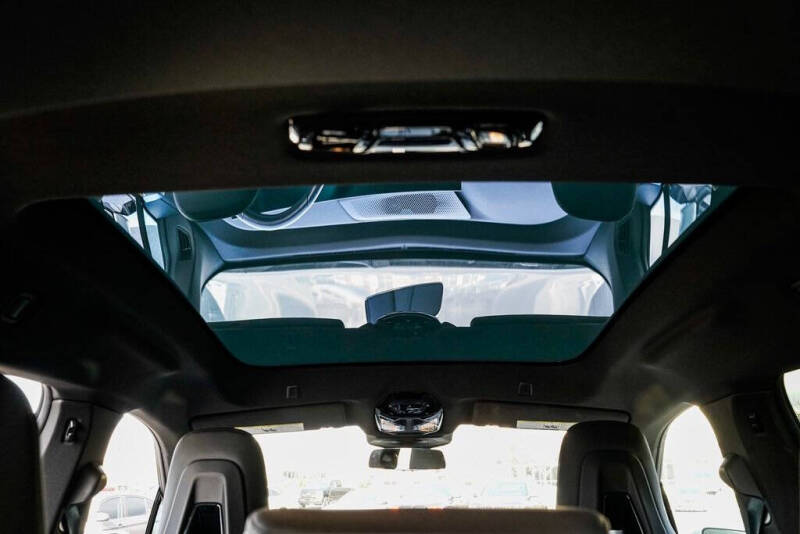 2025 BMW iX xDrive50