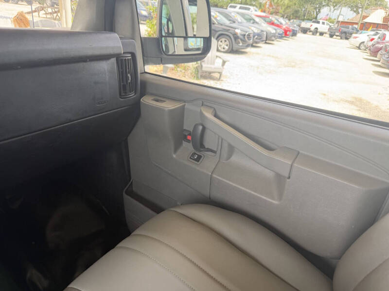 2017 Chevrolet Express 2500