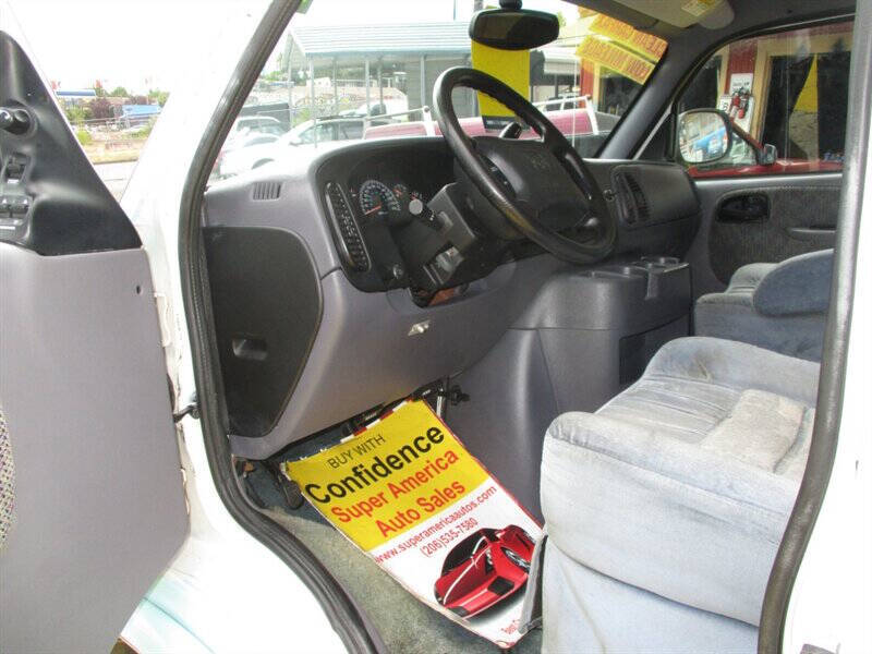 2000 Dodge Ram Van 3500