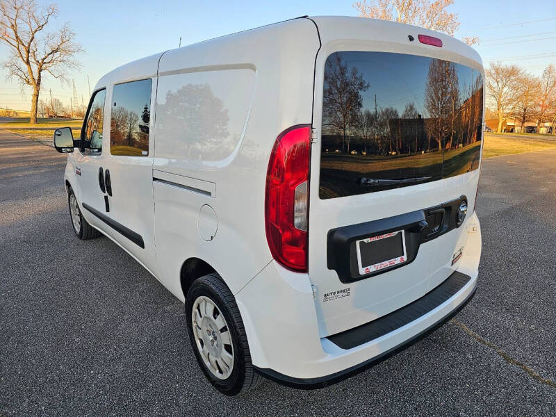 2019 RAM Promaster City SLT photo 5