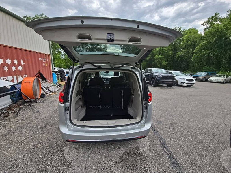 2024 Chrysler Pacifica Touring L