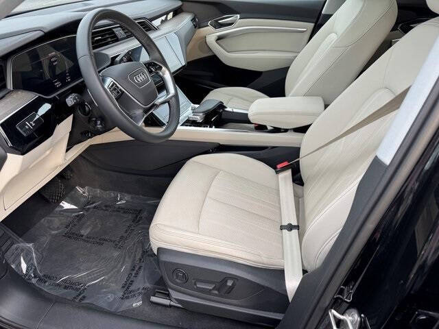 2024 Audi Q8 e-tron quattro Premium Plus